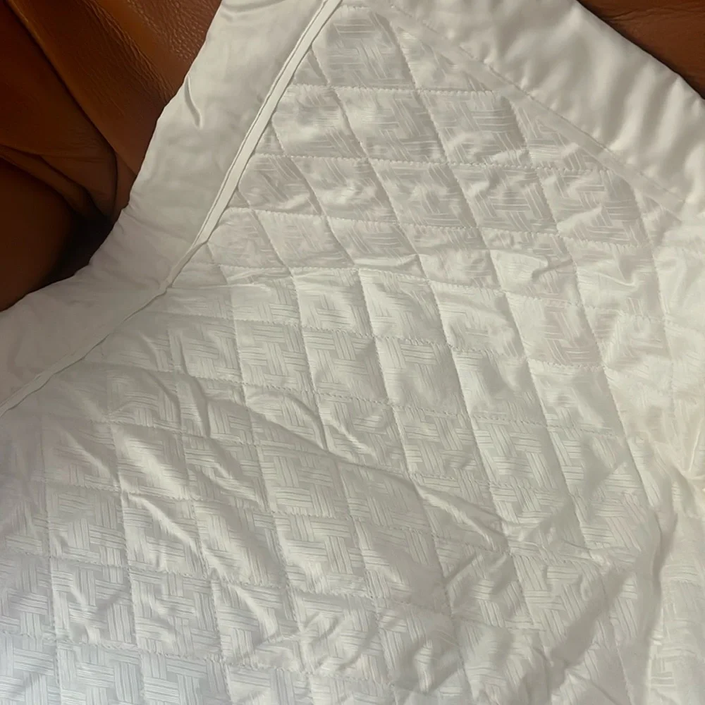 Ralph Lauren Wyatt diamond single Sham white jackard. Euro